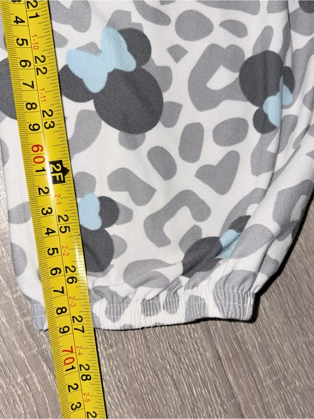 Disney Minnie Mouse Pajama Set Large Gray Leopard Print 2 Piece Lounge Sleepwear - Picture 11 of 11